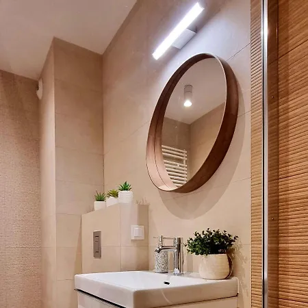 Apple - Wroblewskiego Prywatne Miejsce Parkingowe