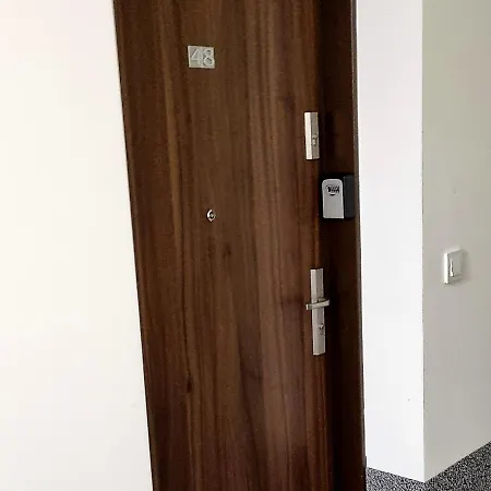 Apartment Apple - Wroblewskiego Prywatne Miejsce Parkingowe