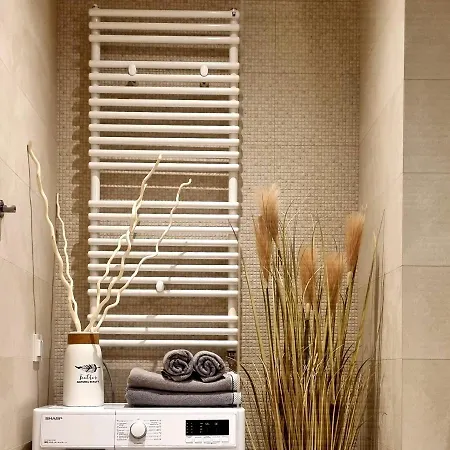 Apple - Wroblewskiego Prywatne Miejsce Parkingowe Лодзь