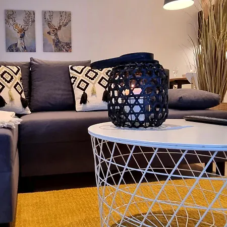 Apple - Wroblewskiego Prywatne Miejsce Parkingowe