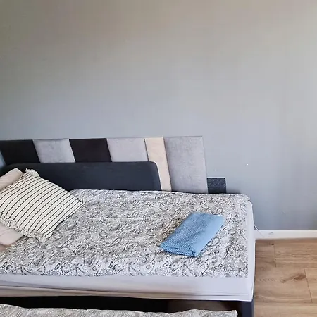 Apple - Wroblewskiego Prywatne Miejsce Parkingowe * Лодзь